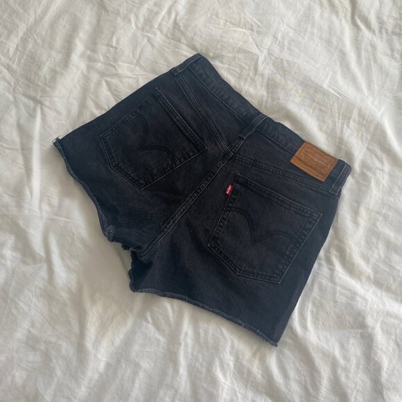 Levi's Ribcage Denim Shorts Size 29 in Black - Picture 2 of 3